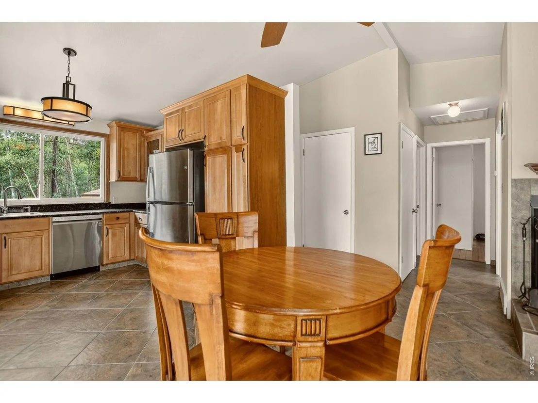 Photo of 233 Deer Cir