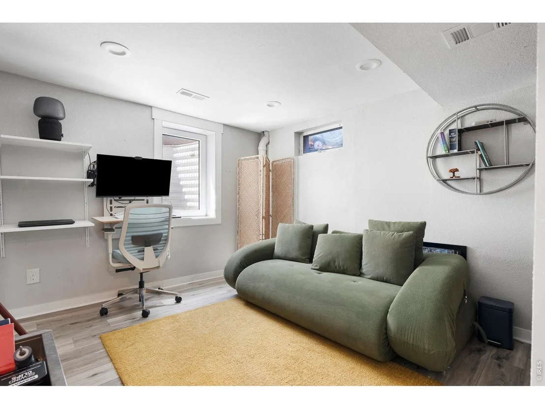 Photo of 8441 Devonshire Blvd