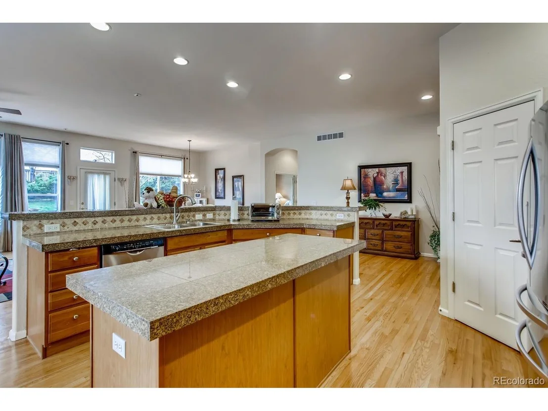 Photo of 5974 Stagecoach Ave