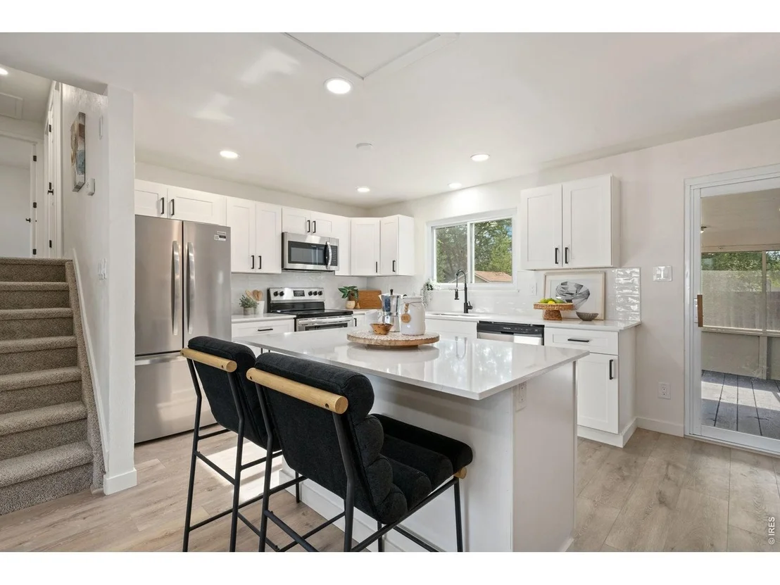 Photo of 2433 Sunset Dr