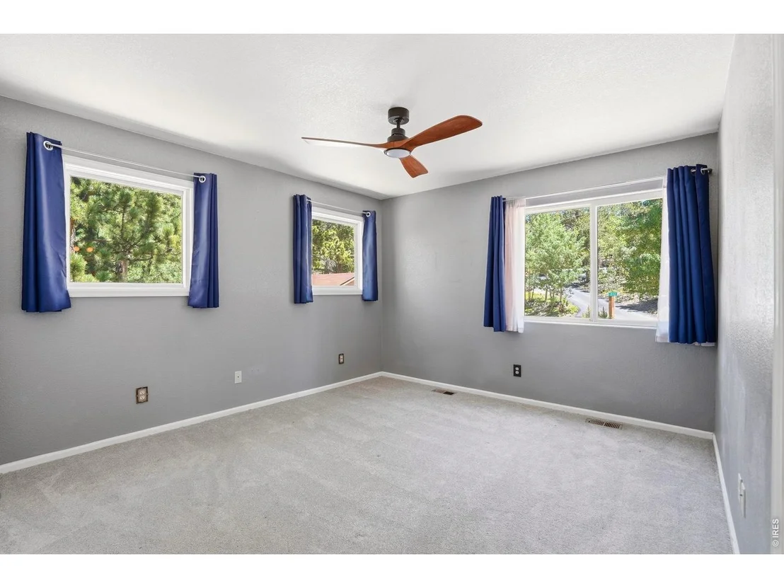 Photo of 212 Elk Pl