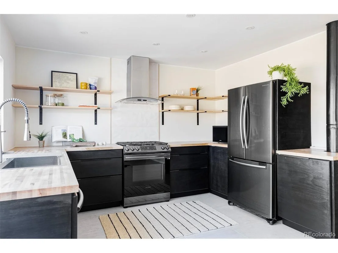 Photo of 8174 Field Cir