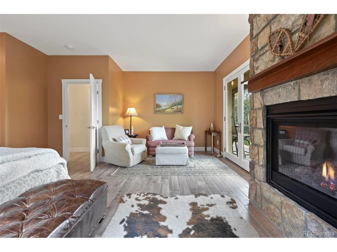 Photo of 1555 Three Peaks Rd