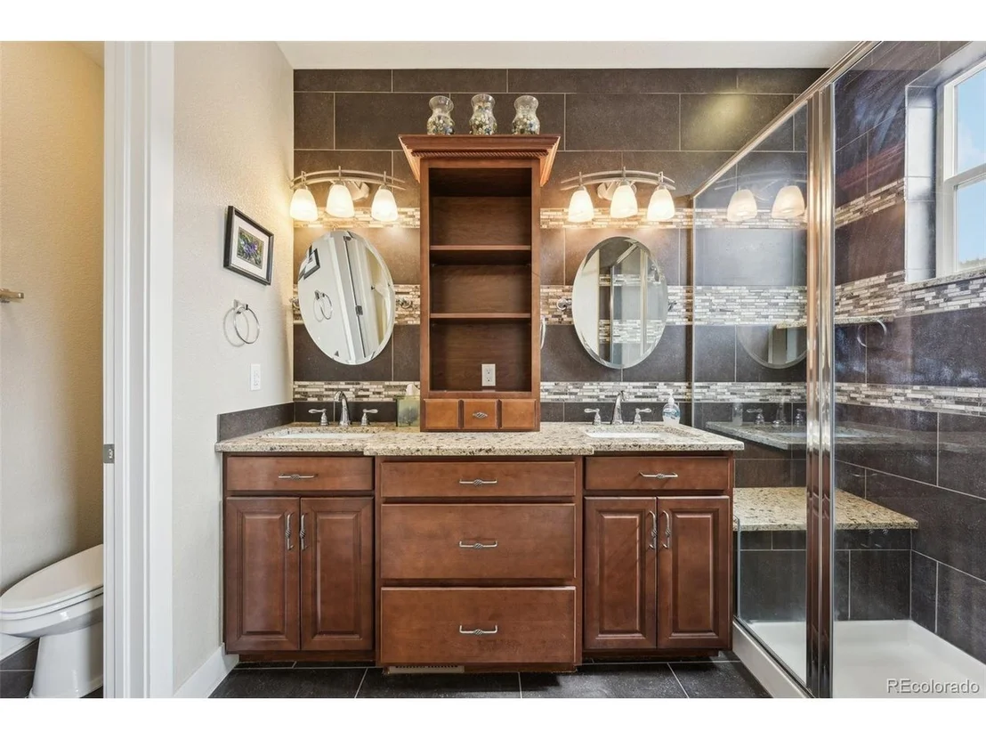 Photo of 873 Vernon Dr
