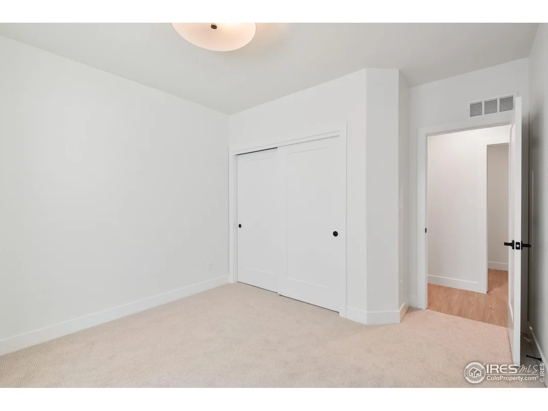 Photo of 823 Clydesdale Dr