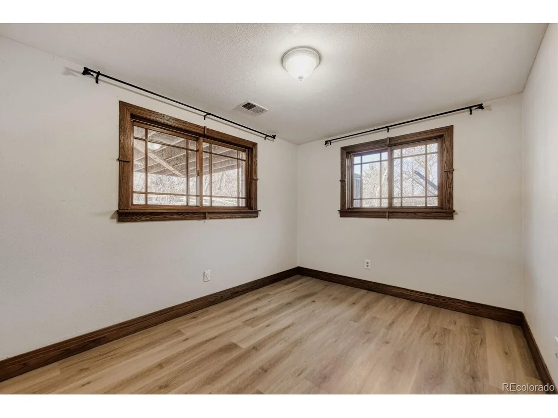 Photo of 15 Pawnee Dr