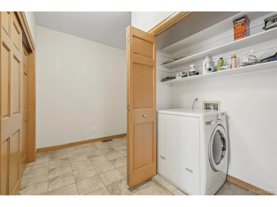 Photo of 722 Elm Cir