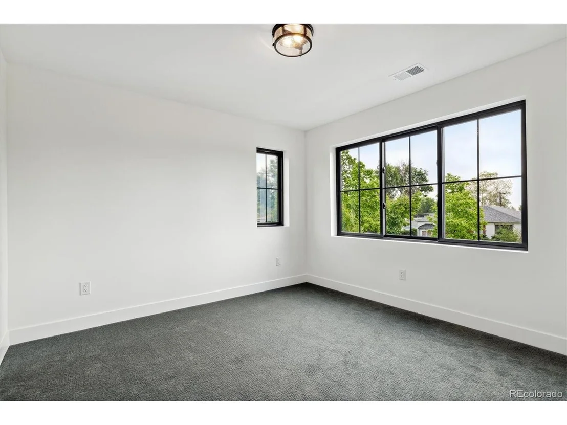 Photo of 2005 Gray St