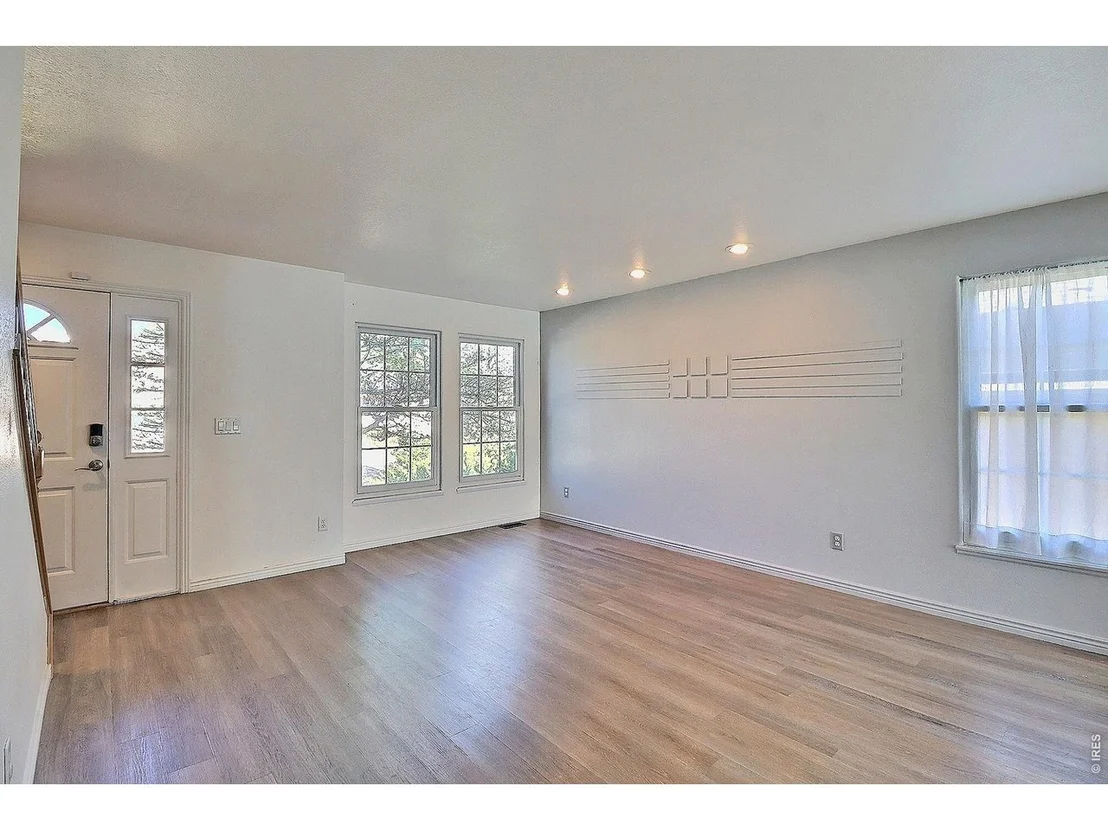 Photo of 324 53rd Ave