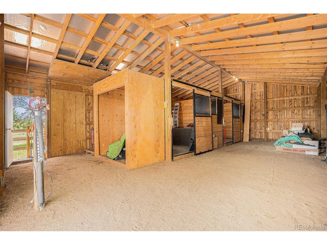 Photo of 2585 Mohawk Way
