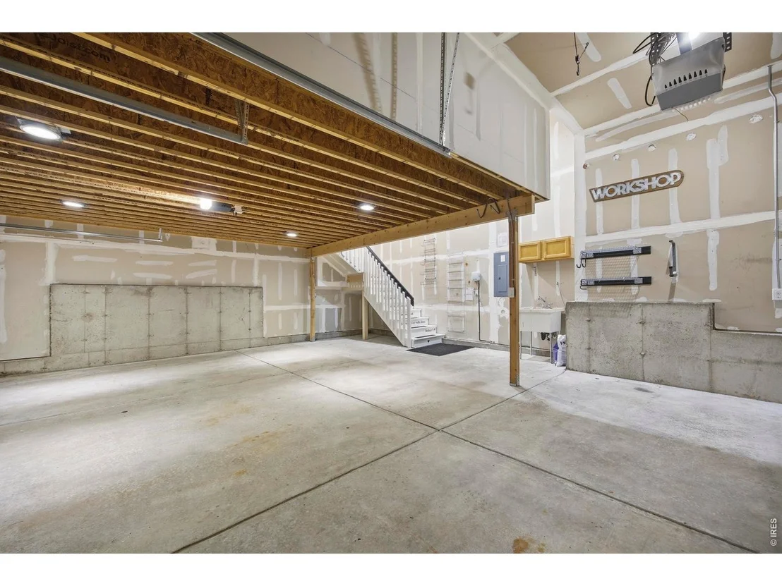 Photo of 2047 Bayfront Dr
