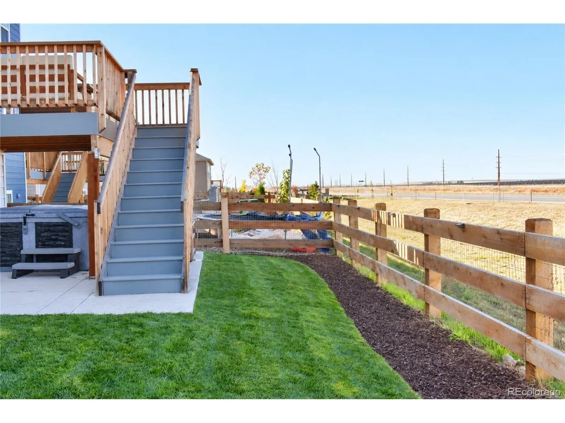 Photo of 45871 Orchid Ave