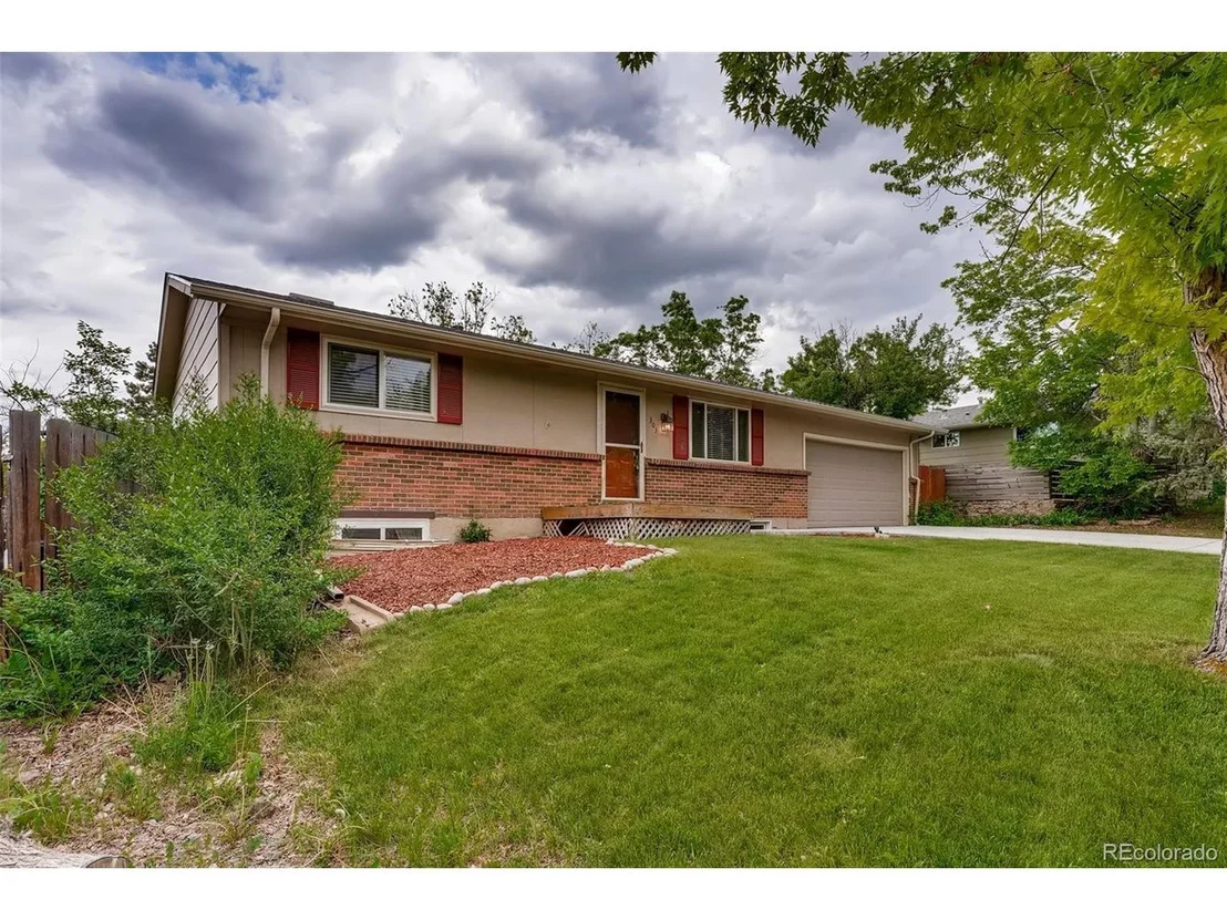 Photo of 303 Helena Cir