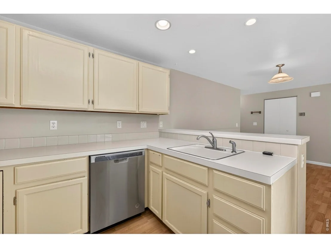 Photo of 4535 Seaway Cir