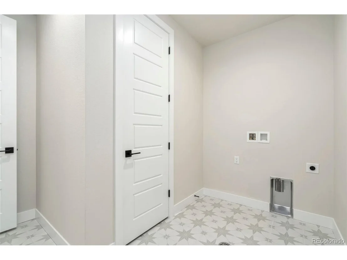 Photo of 1796 Barefoot Dr