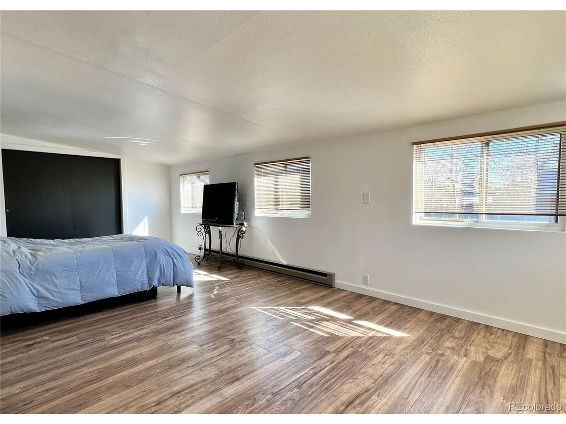 Photo of 9190 High St