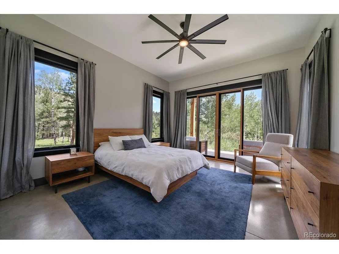 Photo of 32990 Stagecoach Blvd