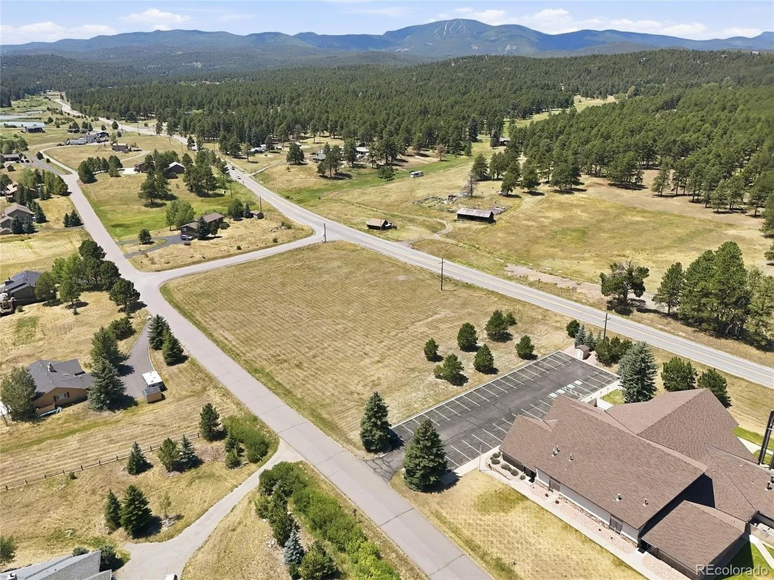 Photo of 7665 Malamute Dr
