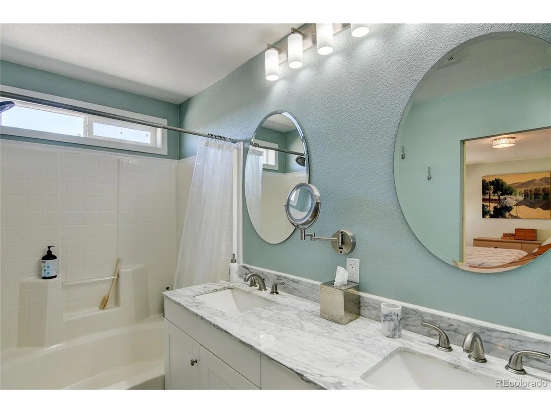 Photo of 261 Bridle Path