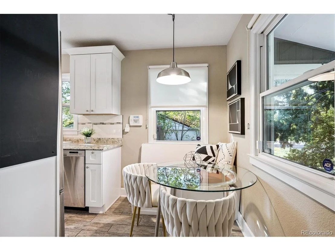 Photo of 310 King St