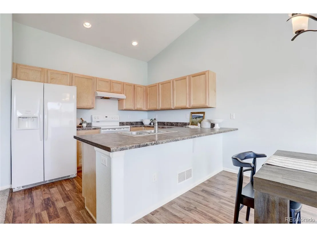 Photo of 988 Axis Dr