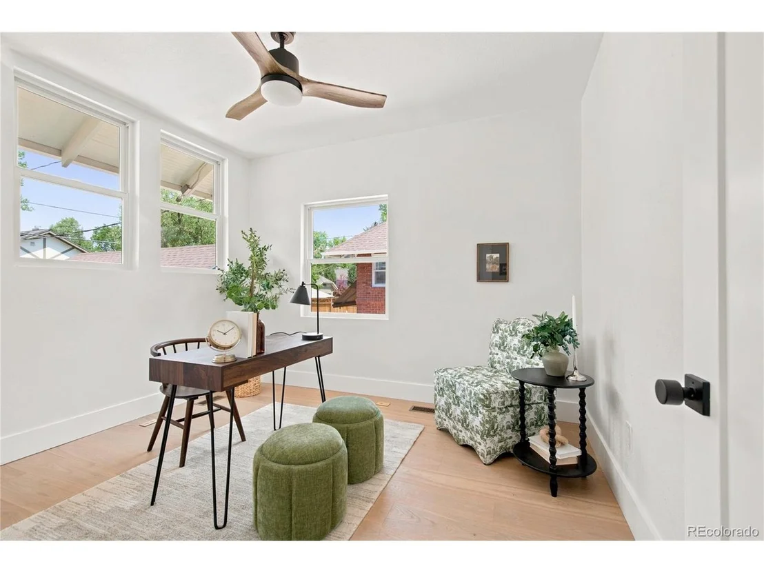 Photo of 625 Cook St