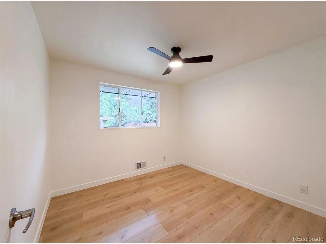 Photo of 1950 Edgewood Dr