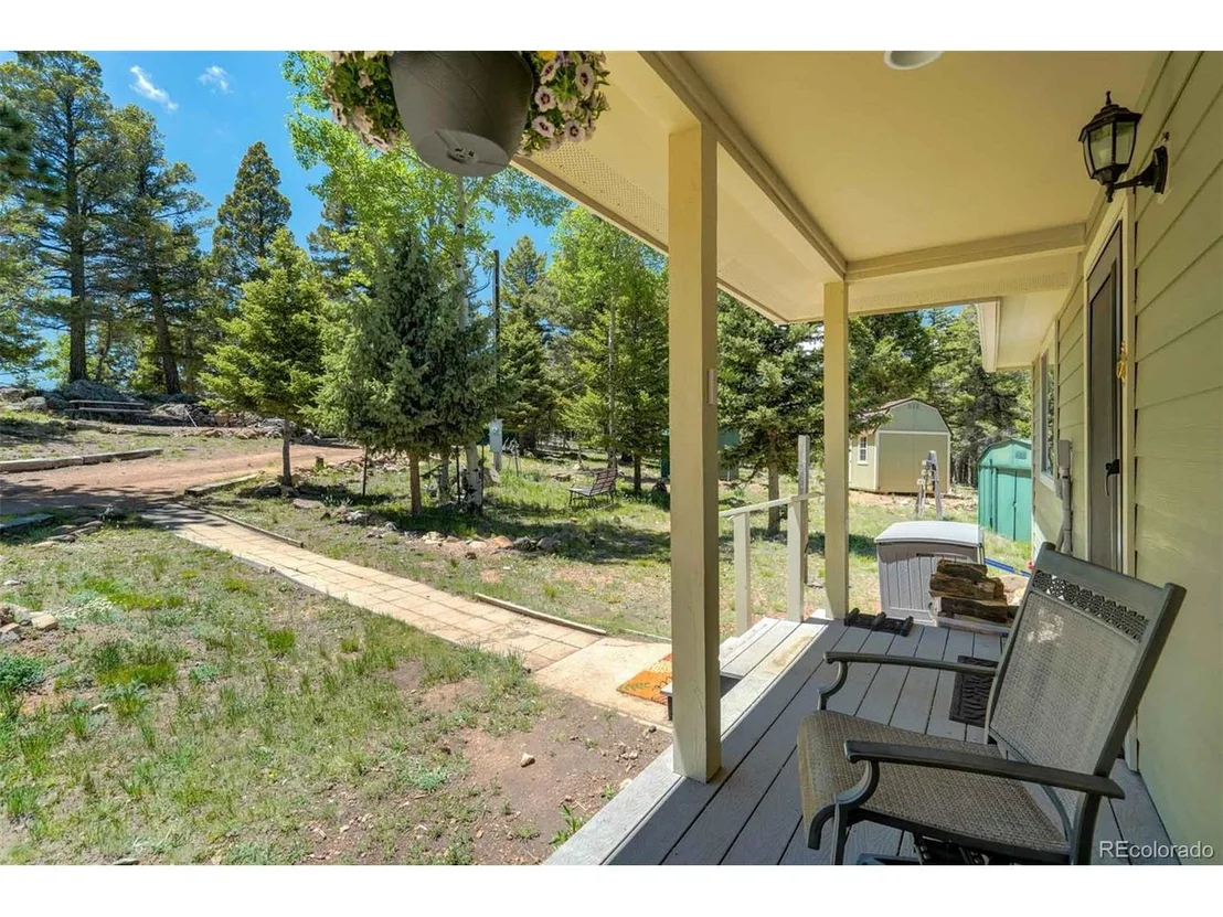 Photo of 453 Castle Mountain Dr