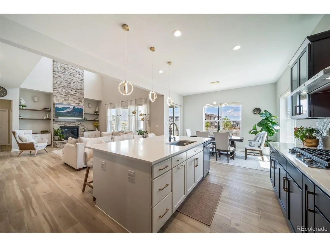 Photo of 5699 Amarosa Dr