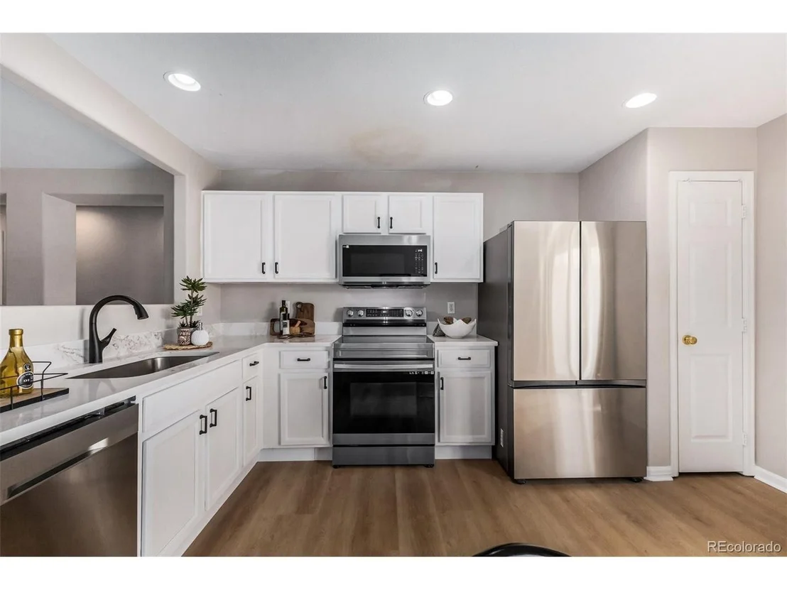 Photo of 452 E 78th Dr
