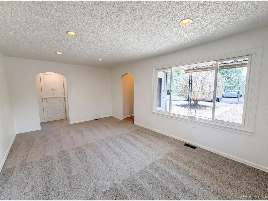 Photo of 4365 Iris St