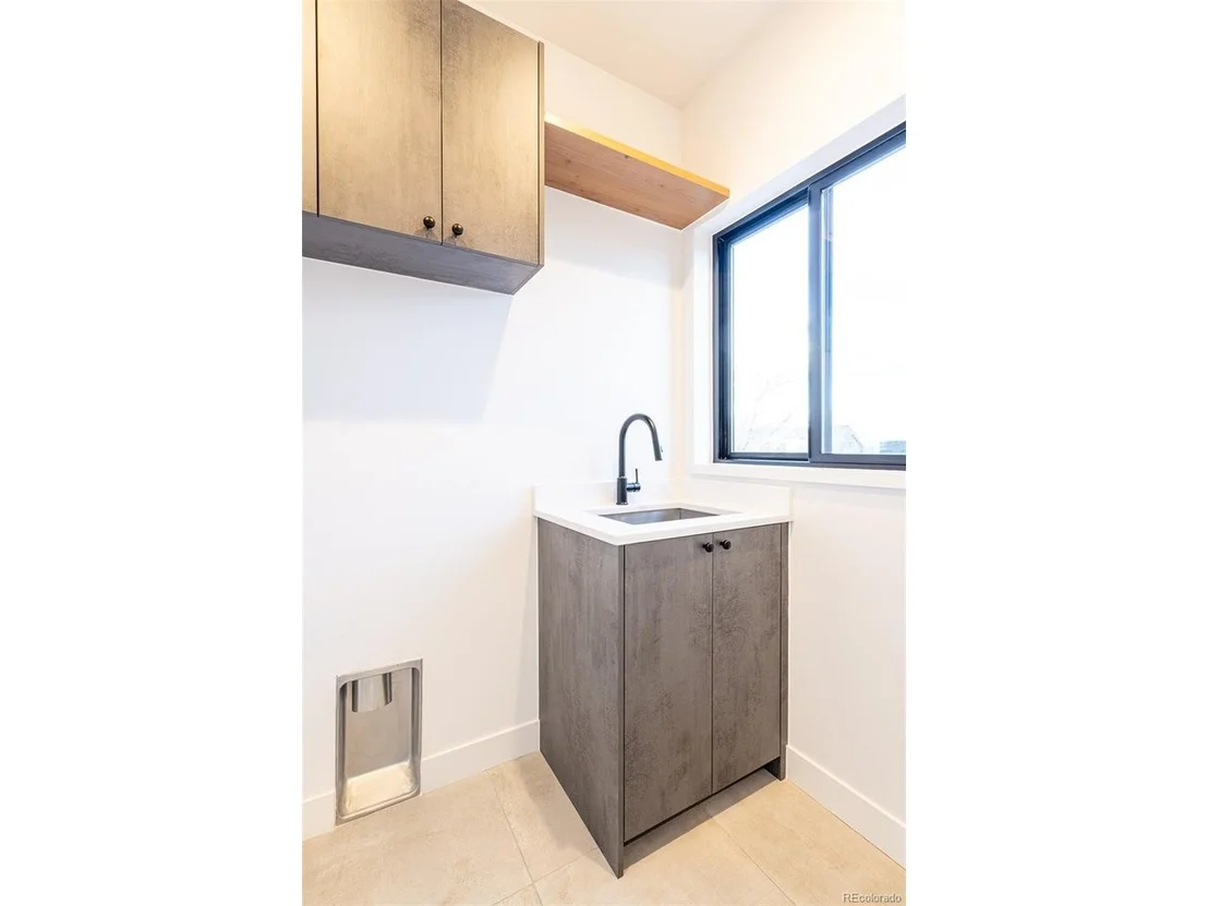 Photo of 2126 Vine Ave