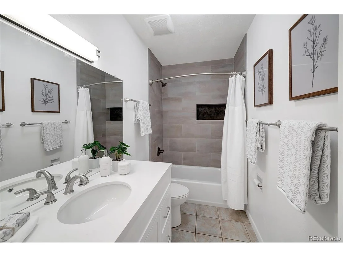 Photo of Unit B at 1325 Bear Mountain Dr