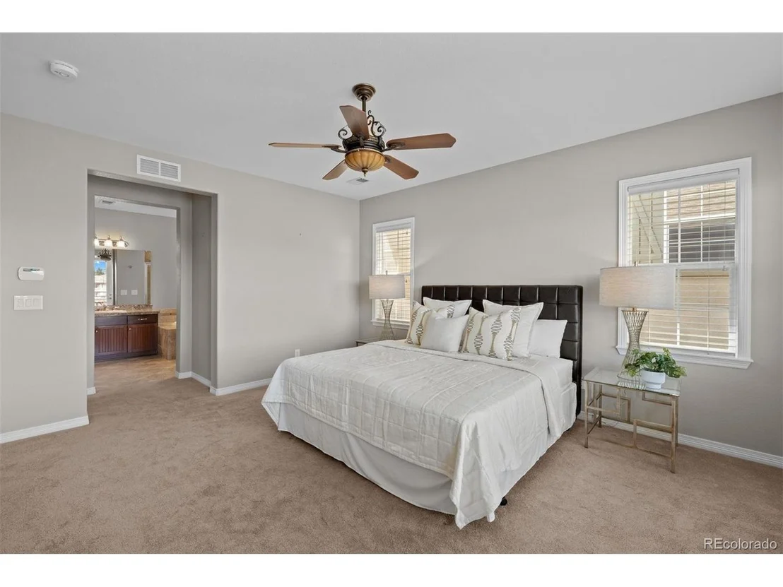 Photo of 10876 Valleybrook Cir