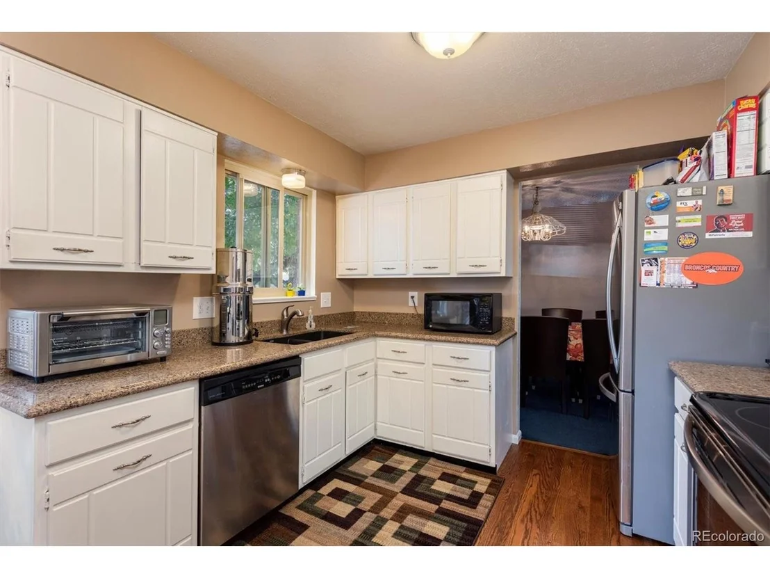 Photo of 10951 Kendall Dr