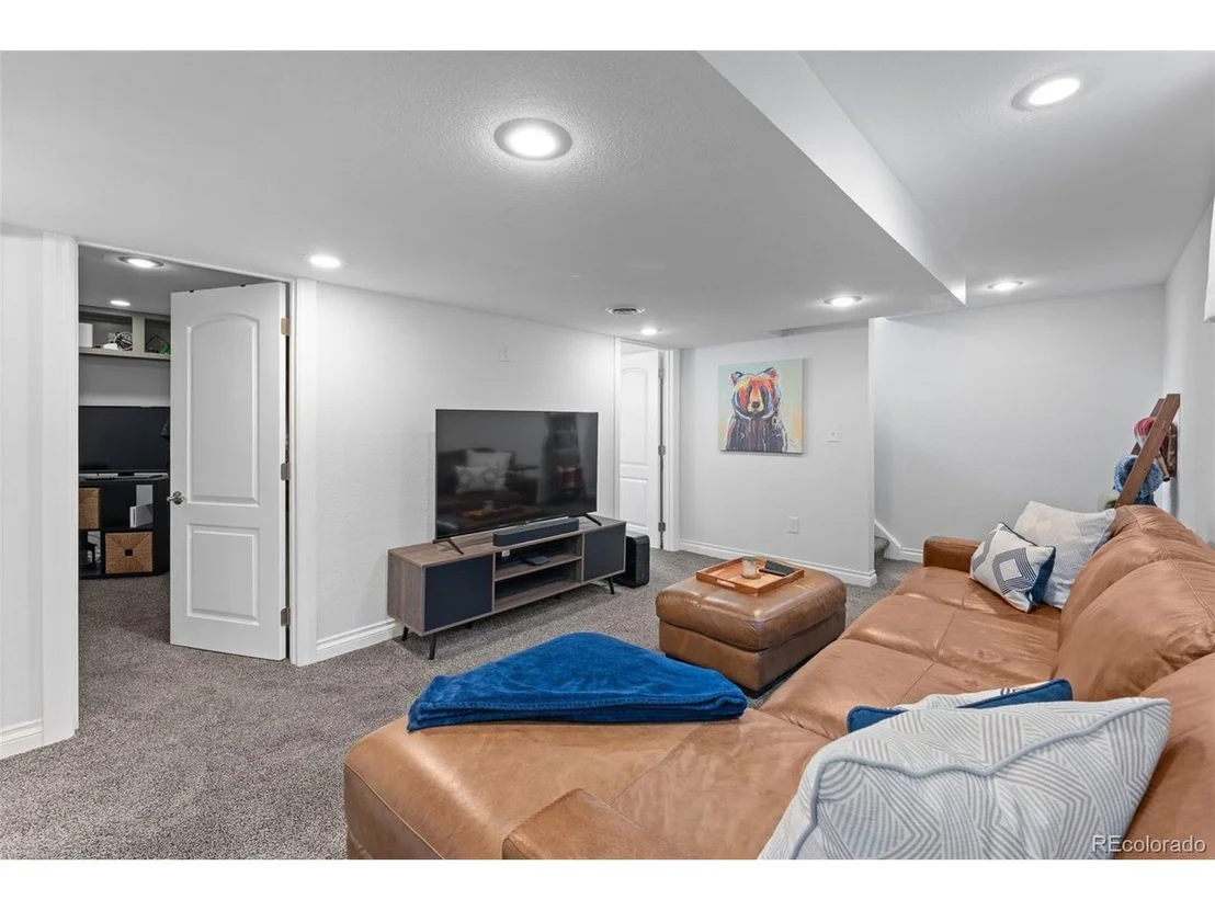 Photo of 6518 W 70th Pl