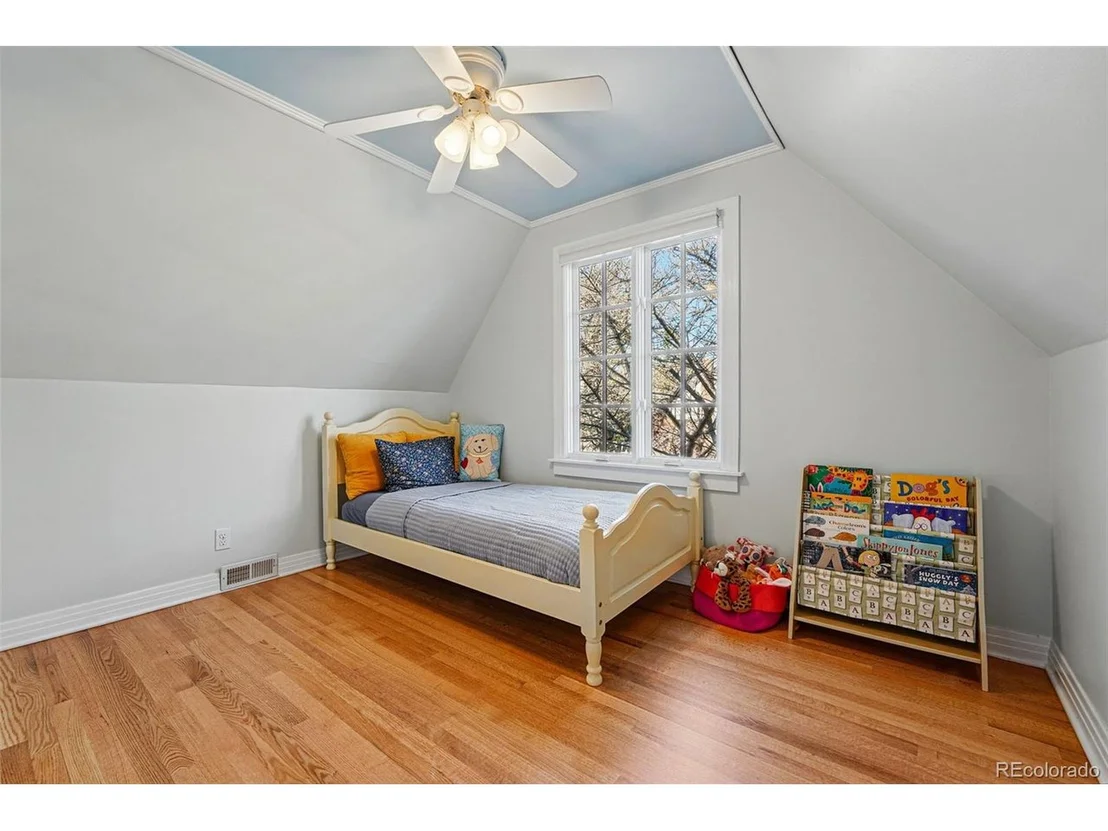 Photo of 1645 Locust St