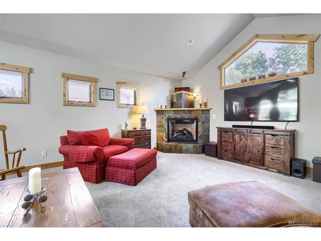 Photo of 460 W Coyote Dr