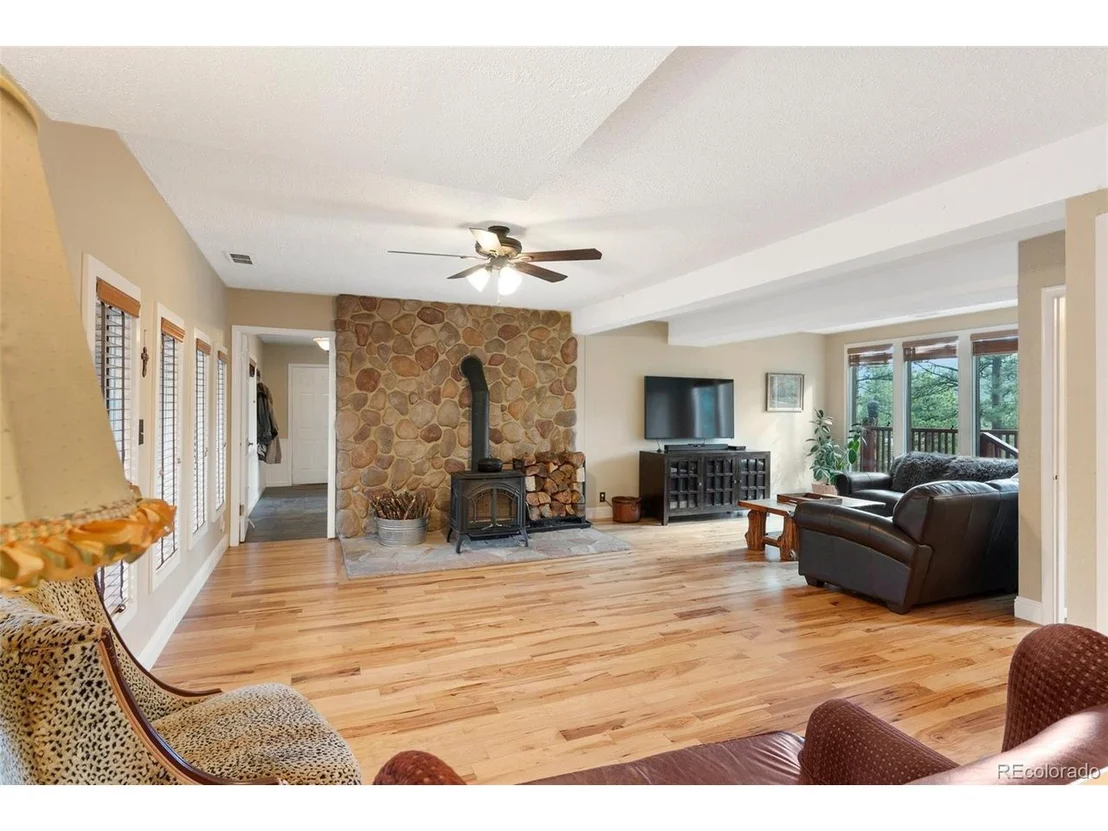 Photo of 6561 Valley Cir