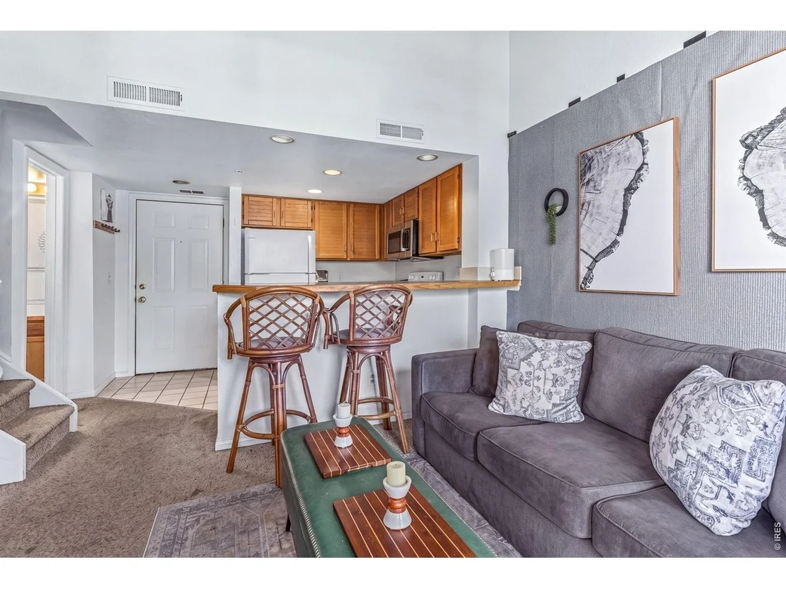 Photo of Unit 205 at 935 Broadway
