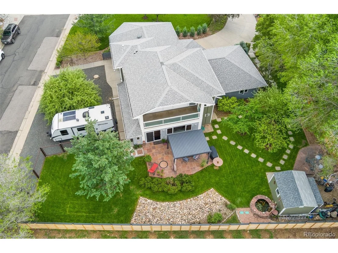 Photo of 831 Crescent Dr