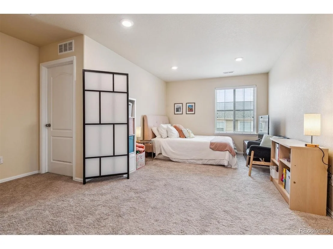 Photo of 15162 Jakarta Cir