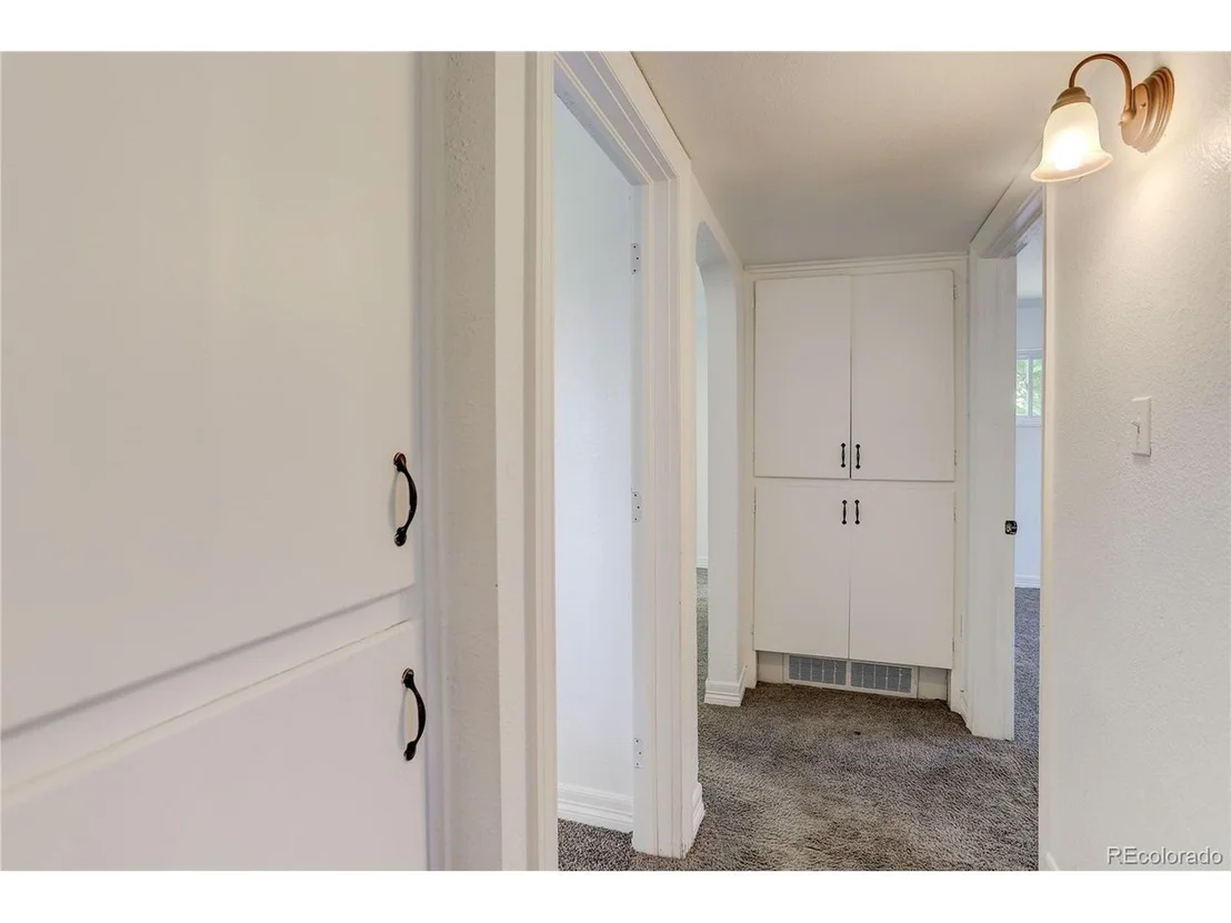 Photo of 9200 Vine St