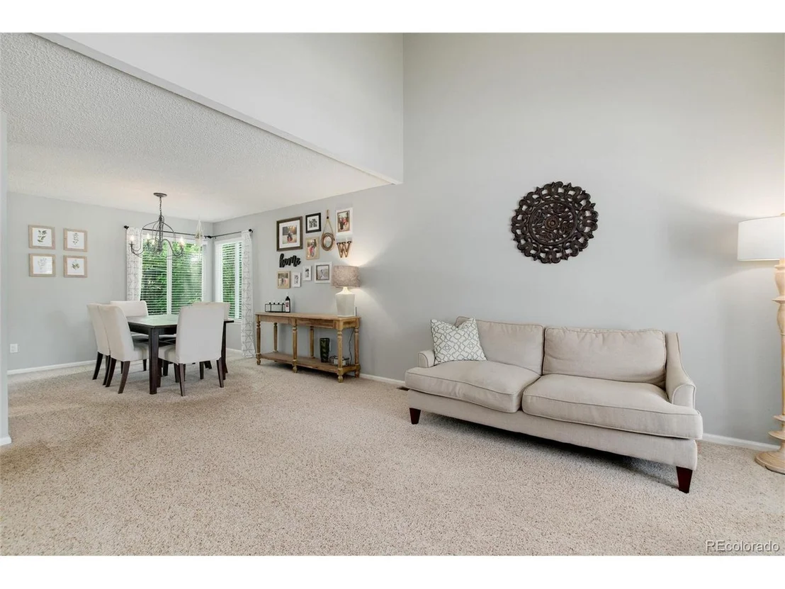 Photo of 882 Garden Dr