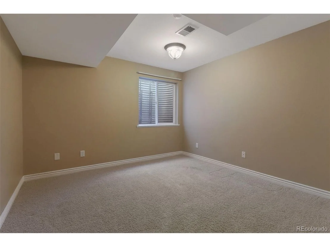 Photo of 125 52nd Ave