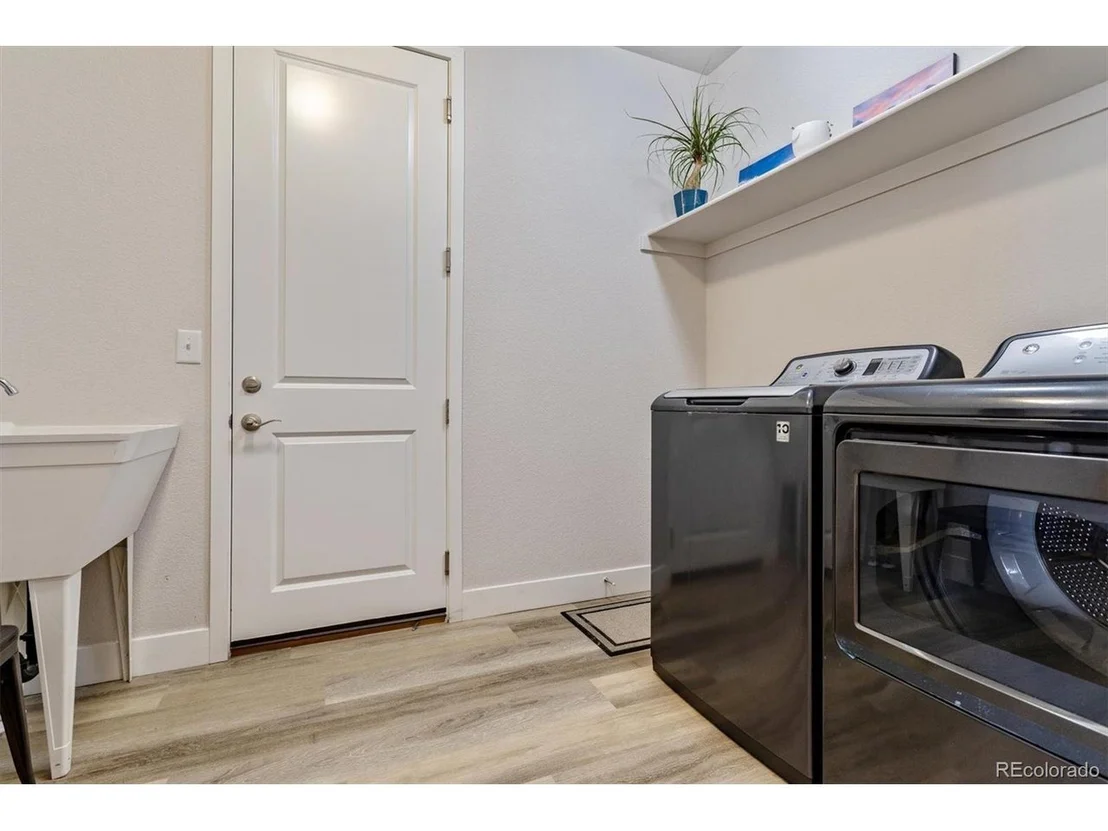 Photo of 2066 Peralta Loop