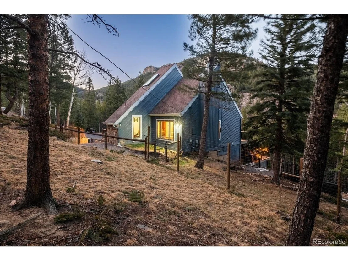 Photo of 212 Juniper Ln