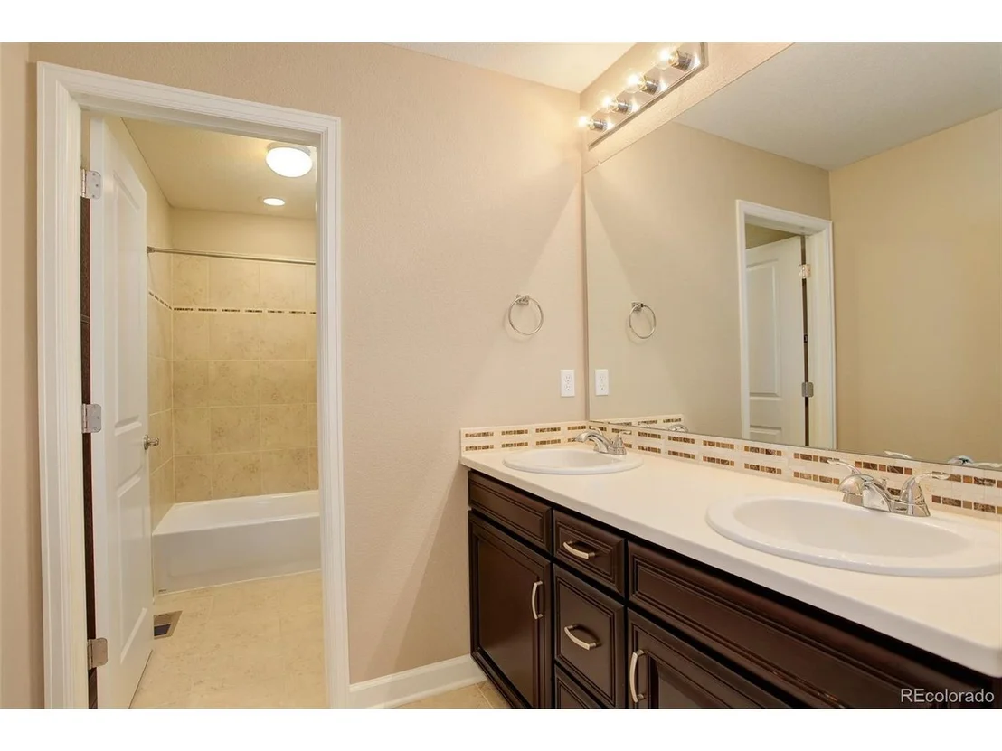 Photo of 13717 Ashgrove Cir