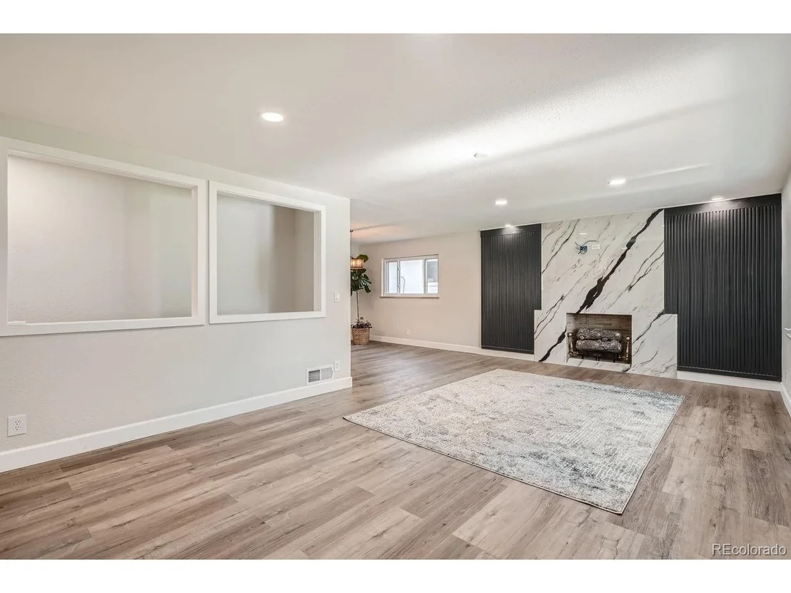 Photo of 2940 N Monaco Pkwy
