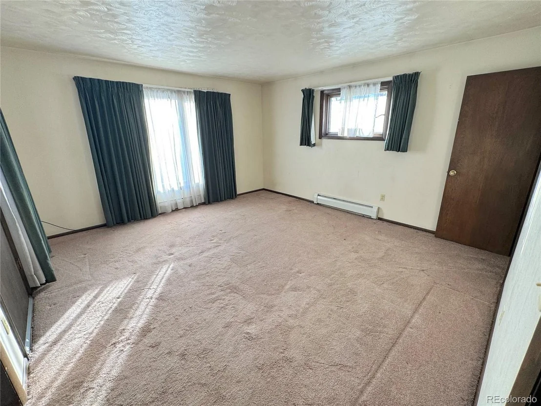 Photo of 6861 Oberon Rd